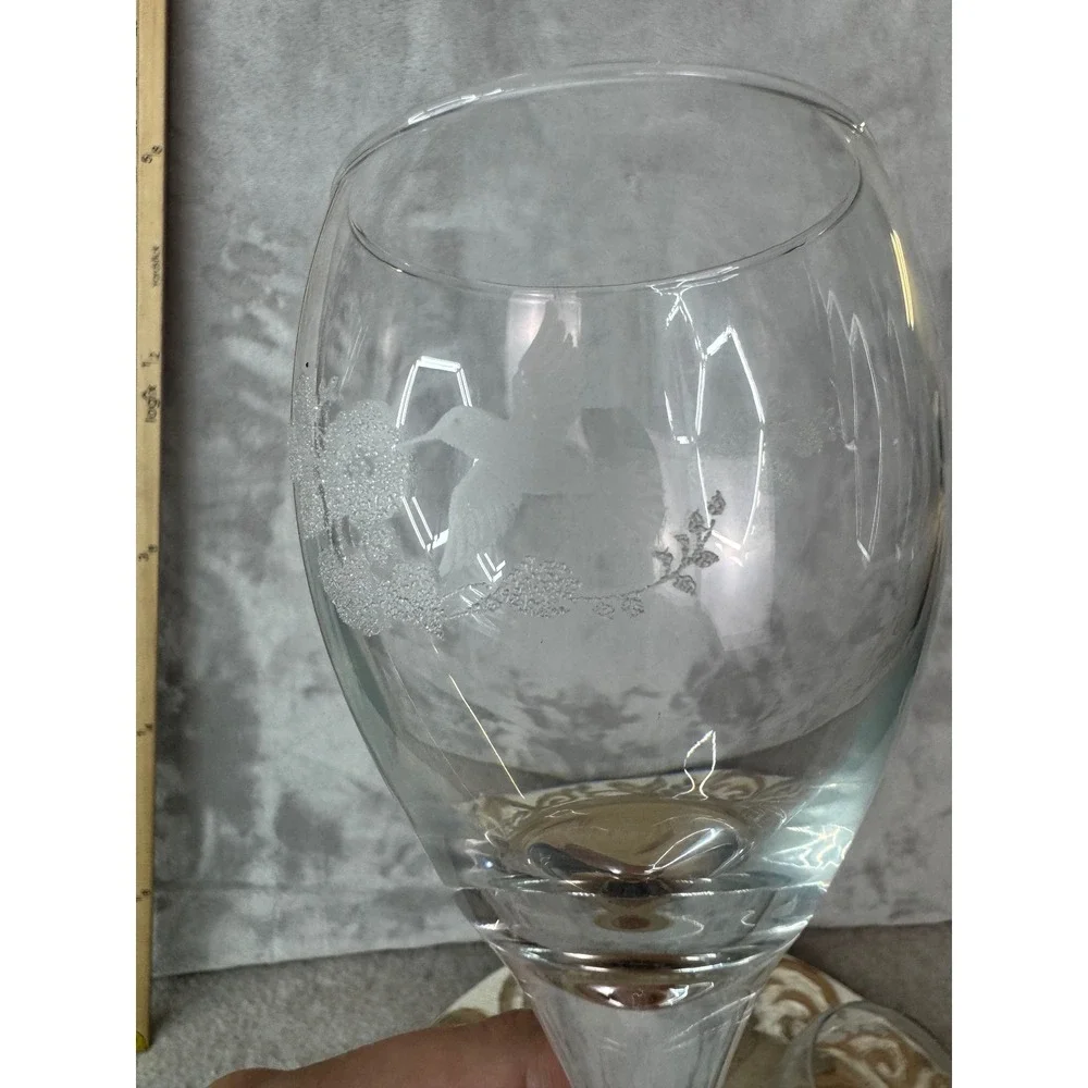 Set of 2 Etched Hummingbird Wine Glasses Clear Frosted Floral Stemware 7 inch